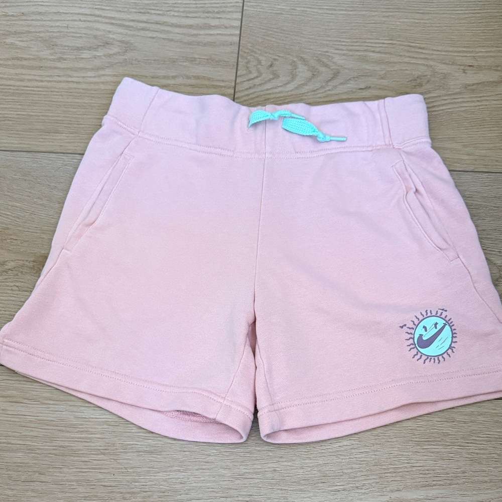 Nike sun club girls shorts M